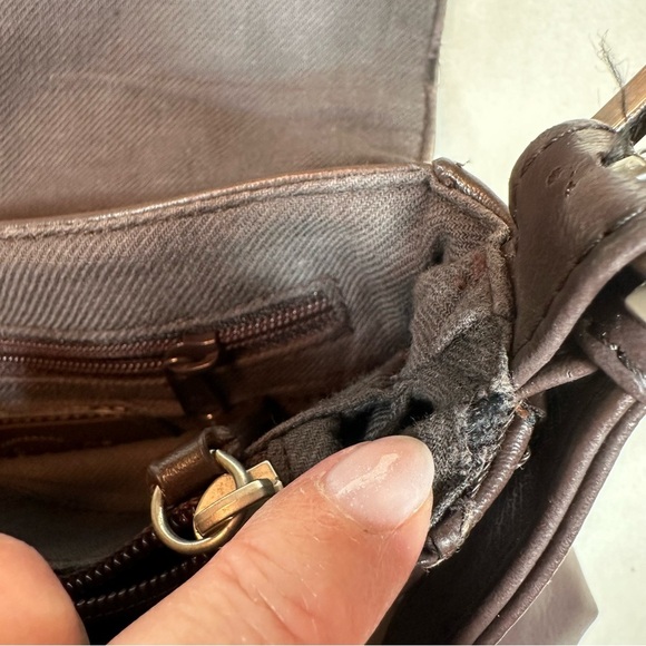 Relic Cross Body Bag Soft Faux Leather Purse Dark Brown Multiple Compartments - Picture 10 of 14